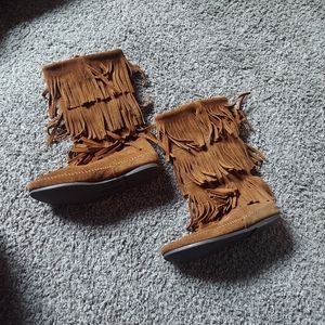 Moccasin fringe boots